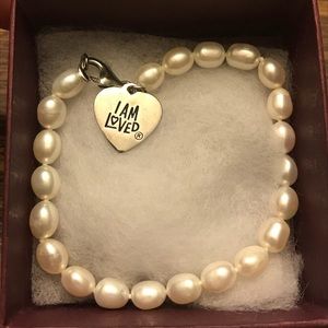 NIB Helzberg Diamonds "I AM LOVED" Pearl Bracelet
